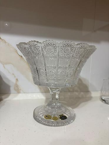 qab: Kristal ayaqlı meyvə/qənnadı vaza Ölçülər təxmini: - Hündürlük: 23 - — 1