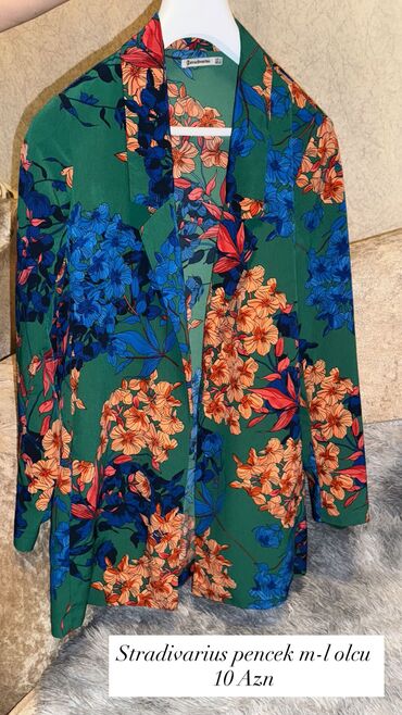 Köynək və bluzalar: Geyimler her biri yeni kimidir — 4