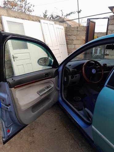 Volkswagen: Volkswagen Passat: 1.8 l | 1998 il Sedan — 4