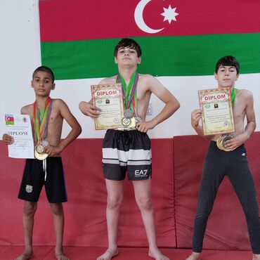 İdman formaları: Sekutiti ve duniya yarislara hazirlig trener yuksek seviyede ufs mma