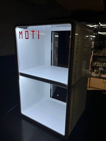 SMOKE: MOTI Light Box — фирменный световой бокс для яркой презентации