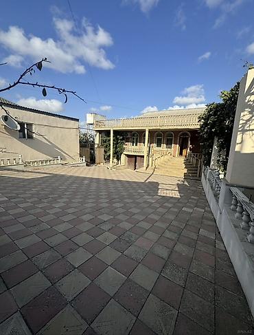xocesen ev: Həyətyanı sahəsi geniş, iki tikilidən ibarət fərdi yaşayış evi — 1