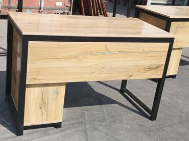 Другая мебель: Офисный стол с юбкой. Компьютерный стол. Письменный стол в наличии и — 12