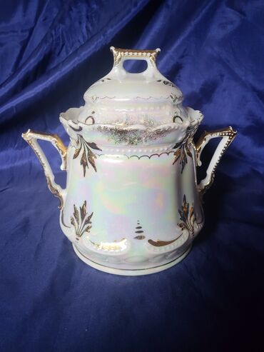 Ostalo posuđe: Bombonijera 1914 do 1918g. porcelan,sedef glazura. Bombonijera je na lalafo.rs — 1 Ostalo posuđe: Bombonijera 1914 do 1918g. porcelan,sedef glazura. Bombonijera je — 1