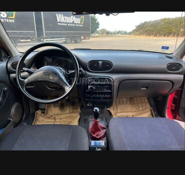 Hyundai Accent: 1.5 l | 1999 il Sedan