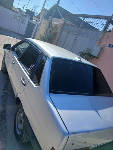 VAZ (LADA): VAZ (LADA) 21099: 1.5 l | 1999 il 264884 km Sedan — 5