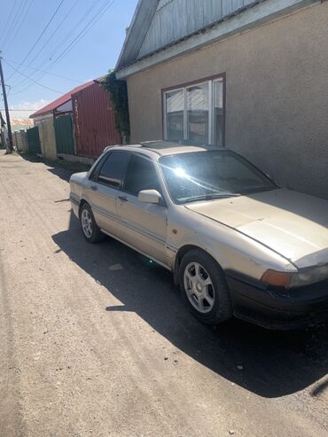 мотор митсубиси галант: Автомобиль Mitsubishi Galant седан, выполненный в бежевом цвете