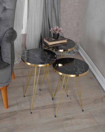 soba za devojcice: 06. ✨ Set Stočića “Gold” 3/1 Cena: 5500 RSD Unesite luksuznu notu u