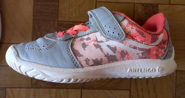 Детская обувь: Обувь (8 пар) для девочки. Размер 28-31. Отличное и хорошее состояние — 9