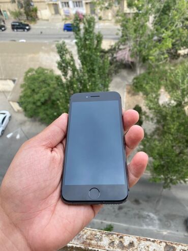 iphone işlənmiş: IPhone 8, 64 ГБ, Черный, Беспроводная зарядка