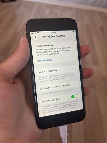 iphone en ucuz telefon: IPhone SE 2020, Qara, Simsiz şarj — 3