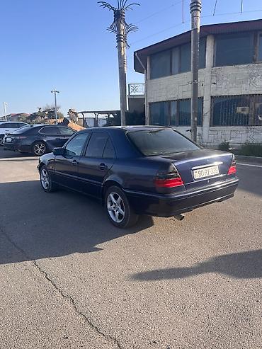 mercedes w202 universal suseleri: Mercedes-Benz C-Class sedan (W202). Xüsusiyyətlər: - Kuzov: 4 qapılı — 1