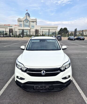срочно в связи с переездом: Ssangyong Rexton: 2018 г., 2.2 л, Типтроник, Дизель, Внедорожник