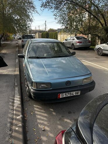 бак пасат: Volkswagen Passat: 1990 г., 1.8 л, Механика, Бензин, Седан