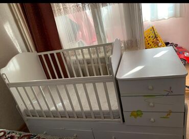 мебель для детской комнаты: Детский гарнитур, цвет - Белый, Б/у