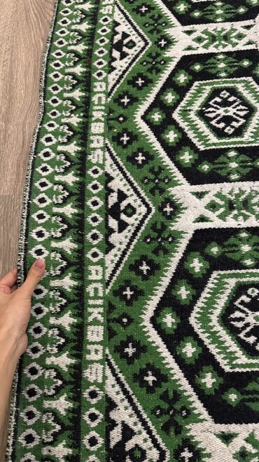 Qədim xalçalar: Az işlənilmiş kilim xalça Uzunluq 3m en 2m 2 üzlüdür. Ən son şəkil — 4