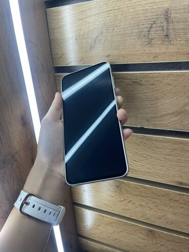 Samsung: Samsung Galaxy A56, Новый, цвет - Белый, В рассрочку — 9