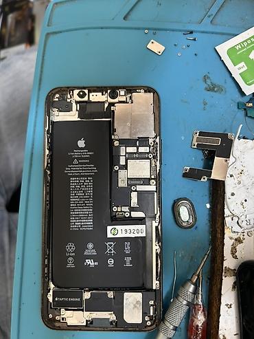 iphone x 2 ci el: IPhone 11 Pro Max, 512 GB, Qızılı, Face ID — 8