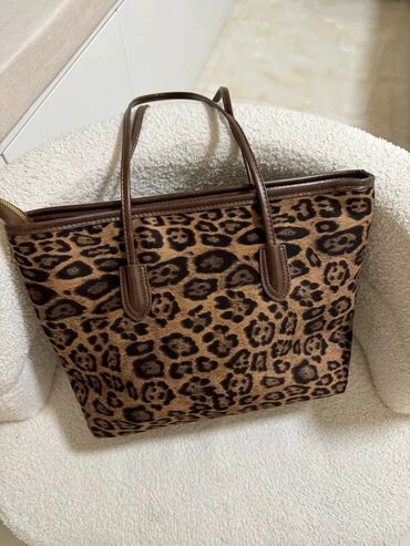 Классические сумки: Классическая сумка, Корея, Материал: Бархат, Застежка на молнии, Моющийся материал, Оригинал, Женские, Новый at lalafo.kg — 2 Классические сумки: Классическая сумка, Корея, Материал: Бархат, Застежка на молнии, Моющийся материал, Оригинал, Женские, Новый — 2