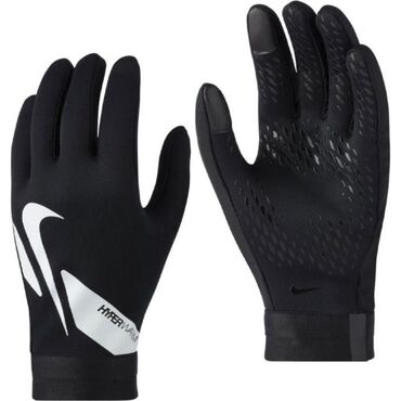 перчатки nike: В наличии перчатки Nike hyperwarm Цена 1300 сом Доставка по всему