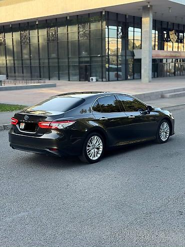 обмень на ауди: Toyota Camry: 2018 г., 2.5 л, Вариатор, Гибрид, Седан — 5
