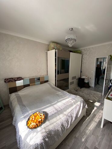 Uzunmüddətli kirayə mənzillər: Genclik metrosun yaninda 5/2, 3 otaq yeni temirli ve yeni esiyali — 1