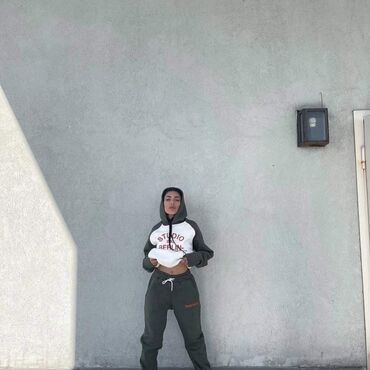 Kompleti: Premium Kvalitet Trenerki Full Termo Trokonac SS•MM•LL Cena 4400 — 7