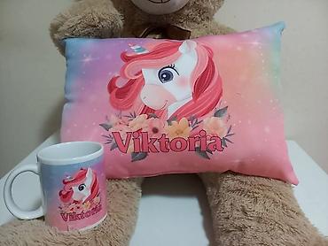 Jastuci: Dimenzije jastuka 45x32 su 1999 din i 32x32 su 1999 din. Dizajn na lalafo.rs — 22 Jastuci: Dimenzije jastuka 45x32 su 1999 din i 32x32 su 1999 din. Dizajn — 22