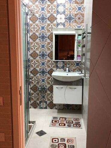 Uzunmüddətli kirayə mənzillər: Yasamal Rayonu Nizami Metrosu Nizami Mall 2 otaq. Mərtəbə - 19/7 Otaq — 8