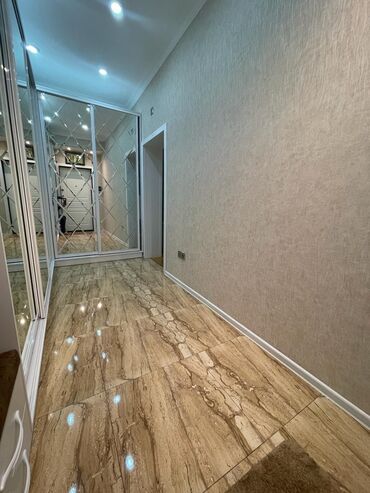снять квартиру в баку на длительный срок: 3 комнаты, 135 м²