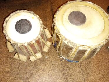 Барабаны: Продается индийский барабан Табла б/у в хорошем состоянии. Есть пару