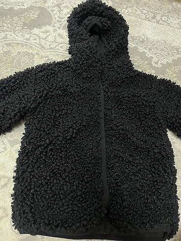 шерпа: Детская куртка-куртка из «шерпы»/букле с капюшоном, черного цвета. - — 3