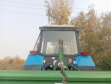 Traktorlar: Belarus MTZ traktoru - Güclü dizel mühərrik, qabaqda balans yükləri — 3