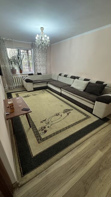 квартира без хозайин: 3 комнаты, 58 м², 104 серия, 1 этаж, Косметический ремонт