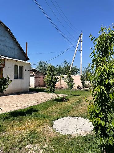 Продажа коттеджей и домов: Продаю дом.Центр село Ленинское.200кв/м, 20 соток, В доме есть — 4