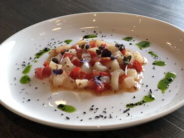 Повара: Шеф повар богатый опыт работы более 12 лет. Работал в Москве элитных — 17