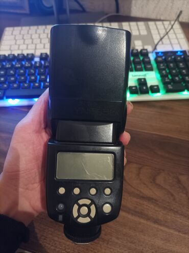 qrafik planşet satilir: Yongnuo YN565EX sürətli fotoaparat flaşı sadece. filasin icnde