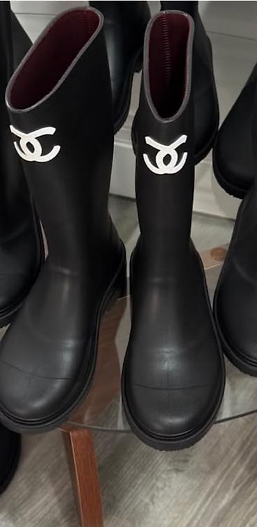 chanel: Резиновые сапоги, 36, Б/у, цвет - Черный — 1