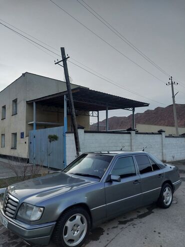 продаю или меняю на недвижимость: Mercedes-Benz 220: 1993 г., 2.2 л, Механика, Бензин, Седан