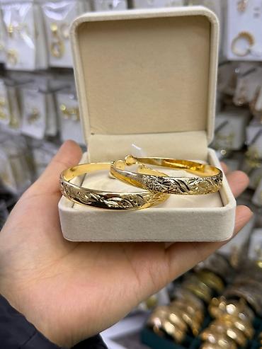 Наборы украшений: Наборы ювелирных украшений в подарочных коробках. 1) Комплект в стиле — 10