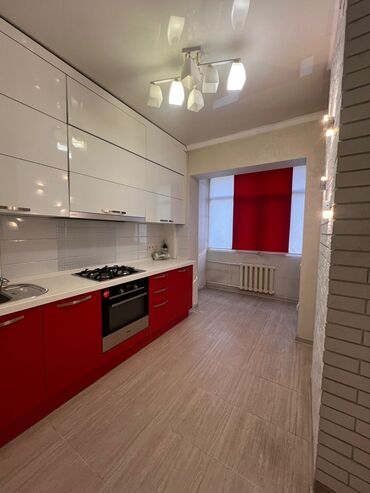 Продажа квартир: 3 комнаты, 70 м², 106 серия, 1 этаж, Евроремонт