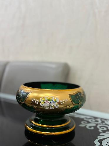 bayram: Şüşə dekorativ qab - Material: qalın şüşə - Rəng: zümrüd-yaşıl — 1