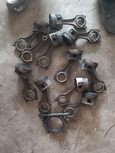 Другие детали для мотора: Комплект деталей двигателя BMW (рядная «шестёрка»). В наличии: - Два — 8