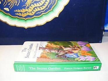 Knjige, audio i video formati: The secret garden frances hodgson burnett2003tvrd povez 19,5 cmstanje — 1