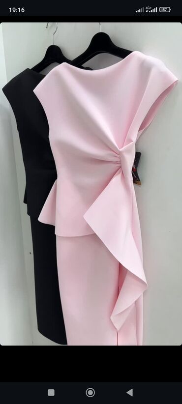 летнее платье с рюшами: Вечернее платье, Коктейльное, Без рукавов, M