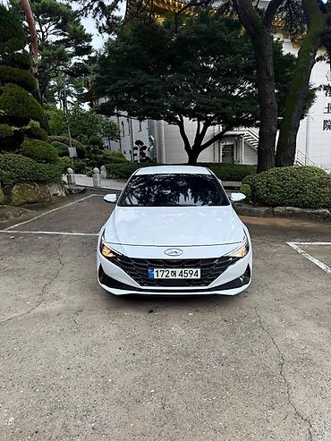 byd e6: Hyundai Elantra: 2022 г., Седан — 1