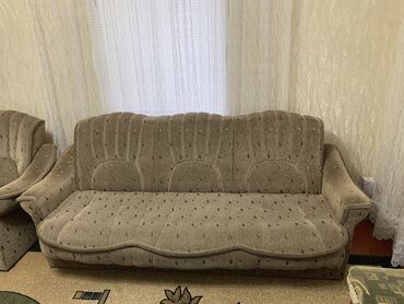 диван и 2 кресла: Цвет - Бежевый, Б/у