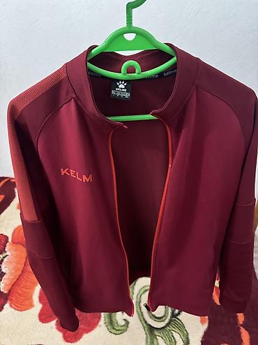 Спортивные костюмы: Продаю все одежды 1. Спортивка Kelme красный размер XL. цена 2300 2 — 4