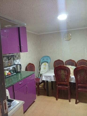 продаю дом с мебелью: Продаётся жилой дом с меблировкой и бытовыми удобствами. - Просторная