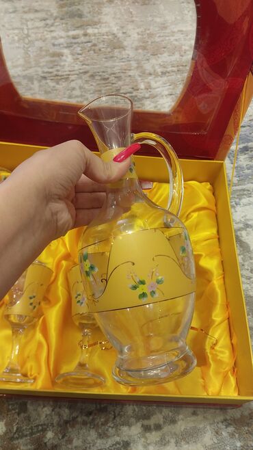 Qrafinlər və səhənglər: Yeni karopkasinda bagema — 2